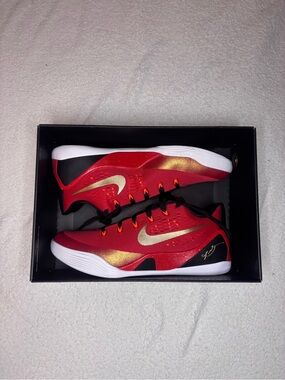 Men's Athletic Basketball Shoes - Red with Gold Swoosh
